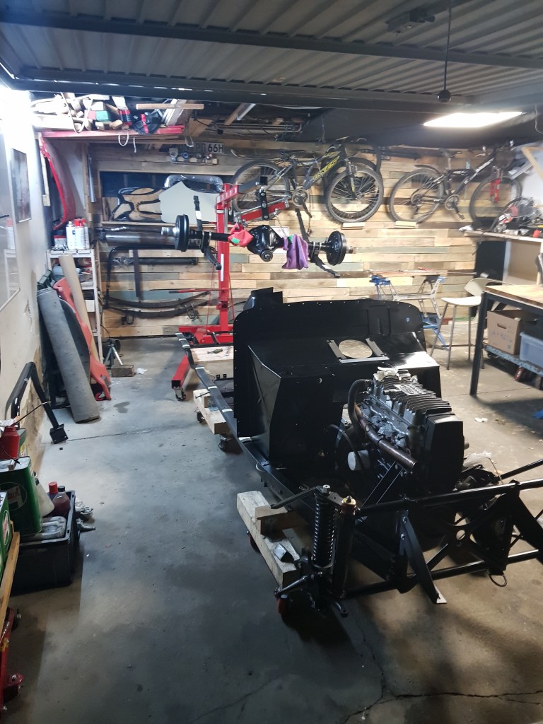 having the chassis on some rollers is really practical...